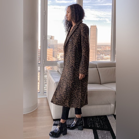 Lulus Keep Things Chic Animal Print Coat - Picture 4 of 6